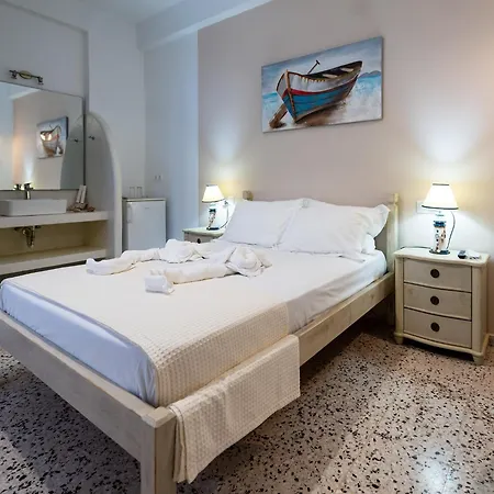 Hotel Giasemi *