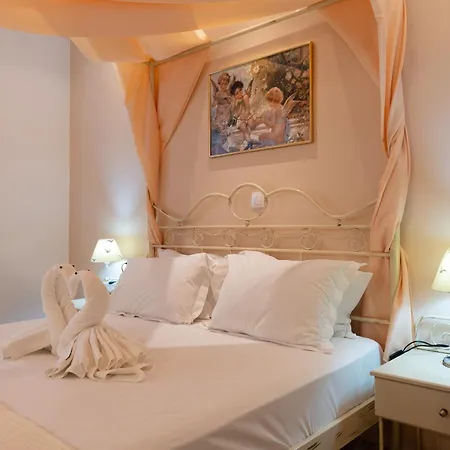 Hotel Giasemi *